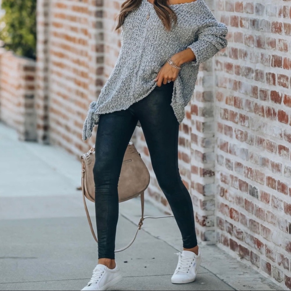 Angelina•BLACK HIGH RISE COATED LEGGING